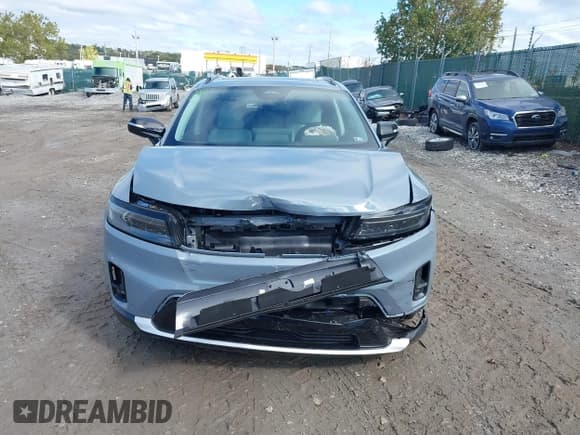 ✅ 2024 Honda Prologue Touring • VIN: 3GPKHXRJ2RS544929 • Lot: 43448881. Listed on IAAI with 4,549 mi. Free auction sales archive from the USA and detailed vehicle history report at DreamBid. Image 6.