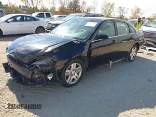 2014 Chevrolet Impala LT z VIN 2G1WB5E38E1155470, wystawiony jako IAAI lot #43487516 z przebiegiem 66 982 mil mil oraz . Historia ofert i sprzedaży dostępna na DreamBid. Obrazek 2.