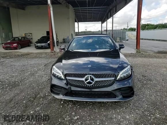 ✅ 2019 Mercedes-Benz C 300 • VIN: WDDWK8DB9KF782495 • Lot: 82098955. Wystawiony na Copart z przebiegiem 13 510 mil. Bezpłatny archiwum sprzedaży aukcyjnych z USA i szczegółowy raport historii pojazdu na DreamBid. Zdjęcie 14.