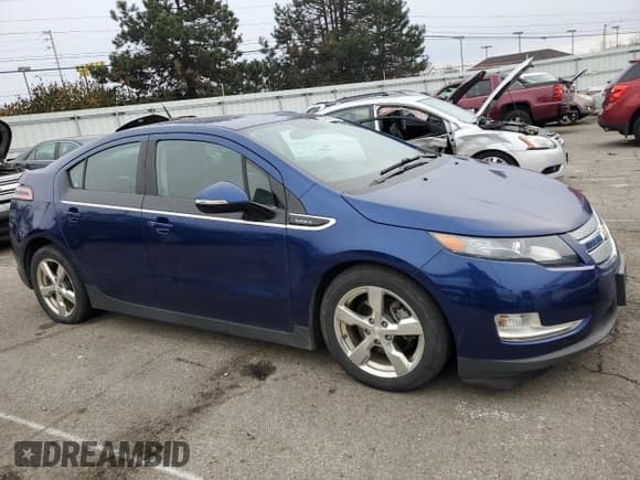 ✅ 2013 Chevrolet Volt • VIN: 1G1RB6E46DU114916 • Lot: 84618094. Wystawiony na Copart z przebiegiem 178 932 mil. Bezpłatny archiwum sprzedaży aukcyjnych z USA i szczegółowy raport historii pojazdu na DreamBid. Zdjęcie 4.
