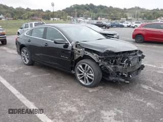 2025 Chevrolet Malibu LT z VIN 1G1ZD5STXSF155079, wystawiony jako IAAI lot #43426621 z przebiegiem 18 484 mil mil oraz . Historia ofert i sprzedaży dostępna na DreamBid. Obrazek 1.