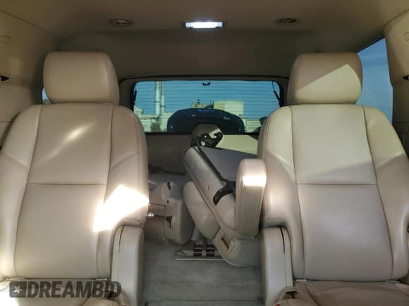 ✅ 2012 Chevrolet Tahoe LTZ • VIN: 1GNSCCE01CR214674 • Lot: 91677755. Wystawiony na Copart z przebiegiem 162 811 mil. Bezpłatny archiwum sprzedaży aukcyjnych z USA i szczegółowy raport historii pojazdu na DreamBid. Zdjęcie 10.