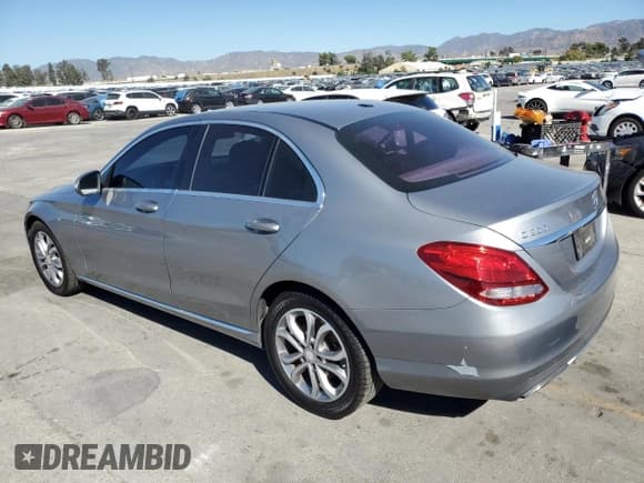 ✅ 2015 Mercedes-Benz C 300 • VIN: 55SWF4JB3FU049458 • Lot: 90508745. Wystawiony na Copart z przebiegiem 141 495 mil. Bezpłatny archiwum sprzedaży aukcyjnych z USA i szczegółowy raport historii pojazdu na DreamBid. Zdjęcie 2.