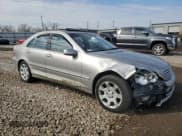 ✅ 2005 Mercedes-Benz C 320 • VIN: WDBRF84J45F570111 • Lot: 50426905. Wystawiony na Copart z przebiegiem 146 051 mil. Bezpłatny archiwum sprzedaży aukcyjnych z USA i szczegółowy raport historii pojazdu na DreamBid. Zdjęcie 4.