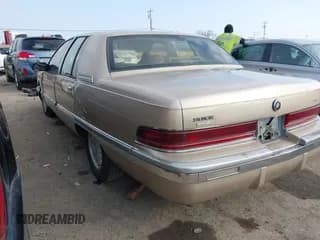 ✅ 1996 Buick Roadmaster Collectors Edition • VIN: 1G4BN52P7TR413305 • Lot: 41405848. Listed on IAAI with 93,027 mi. Free auction sales archive from the USA and detailed vehicle history report at DreamBid. Image 3.