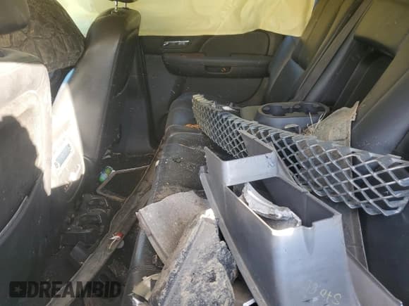 ✅ 2007 Chevrolet Suburban LTZ • VIN: 3GNFK16347G308507 • Лот: 90425615. Опубликован ранее на Copart с пробегом Не указан. Бесплатный доступ к архиву аукционных продаж из США и подробный отчёт об истории автомобиля на DreamBid. Изображение 11.