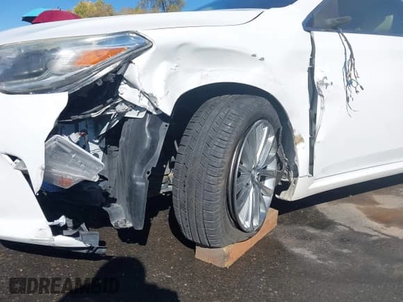 ✅ 2018 Toyota Avalon XLE • VIN: 4T1BK1EB1JU265115 • Lot: 43562575. Listed on IAAI with 131,040 mi. Free auction sales archive from the USA and detailed vehicle history report at DreamBid. Image 6.