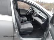 ✅ 2015 Toyota RAV4 XLE • VIN: JTMRFREV6FD166894 • Lot: 43765240. Listed on IAAI with 52,458 mi. Free auction sales archive from the USA and detailed vehicle history report at DreamBid. Image 5.