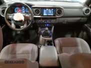 ✅ 2018 Toyota Tacoma TRD Off Road • VIN: 5TFCZ5AN2JX136231 • Лот: 91957995. Опубликован ранее на Copart с пробегом 106 705 миль. Бесплатный доступ к архиву аукционных продаж из США и подробный отчёт об истории автомобиля на DreamBid. Изображение 8.