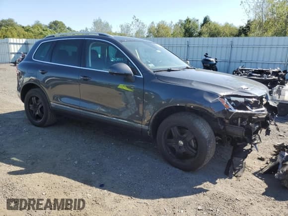 ✅ 2016 Volkswagen Touareg Sport • VIN: WVGEP9BPXGD006872 • Lot: 72054935. Wystawiony na Copart z przebiegiem 85 308 mil. Bezpłatny archiwum sprzedaży aukcyjnych z USA i szczegółowy raport historii pojazdu na DreamBid. Zdjęcie 4.