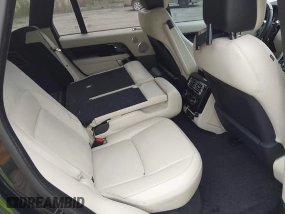 ✅ 2019 Land Rover Range Rover • VIN: SALGS2RE6KA562378 • Lot: 43338761. Listed on IAAI with 40,815 mi. Free auction sales archive from the USA and detailed vehicle history report at DreamBid. Image 8.