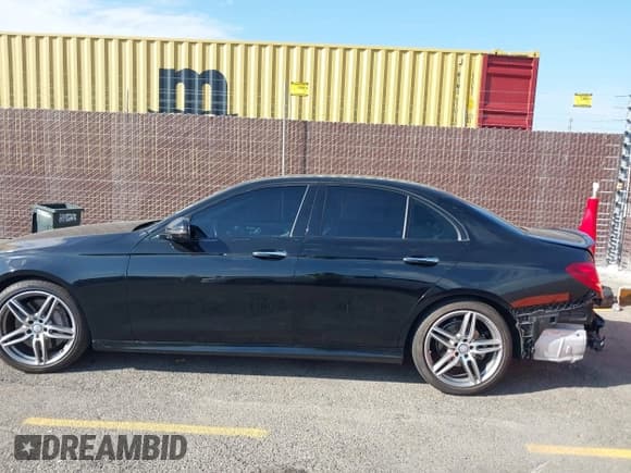 ✅ 2017 Mercedes-Benz E 300 Luxury • VIN: WDDZF4JB6HA178973 • Лот: 43506756. Опубликован ранее на IAAI с пробегом 86 385 миль. Бесплатный доступ к архиву аукционных продаж из США и подробный отчёт об истории автомобиля на DreamBid. Изображение 14.