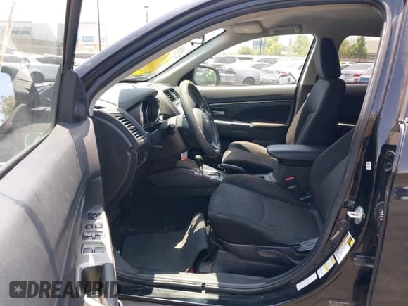 ✅ 2019 Mitsubishi Outlander ES • VIN: JA4AP3AU8KU017864 • Lot: 42563129. Listed on IAAI with 142,652 mi. Free auction sales archive from the USA and detailed vehicle history report at DreamBid. Image 5.