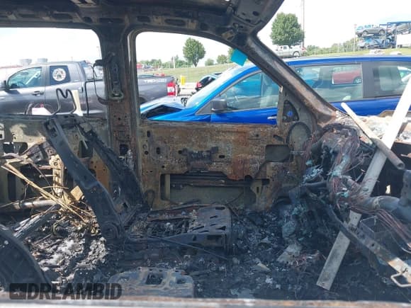 ✅ 2007 Chevrolet Silverado 1500 1LT • VIN: 2GCEK13M671583483 • Lot: 42907534. Listed on IAAI with Not provided. Free auction sales archive from the USA and detailed vehicle history report at DreamBid. Image 5.