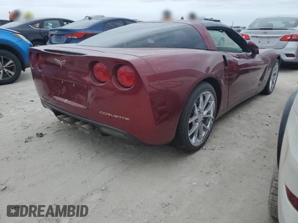 2006 Chevrolet Corvette с VIN 1G1YY26U565100990, выставлен на аукционе Copart как лот 76692824 с пробегом Не указан миль и Списание • Salvage title. История ставок и продаж доступна на DreamBid. Изображение 3.