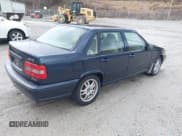 ✅ 2000 Volvo S70 • VIN: YV1LS56D0Y2666445 • Lot: 41211138. Wystawiony na IAAI z przebiegiem 291 191 mil. Bezpłatny archiwum sprzedaży aukcyjnych z USA i szczegółowy raport historii pojazdu na DreamBid. Zdjęcie 4.