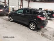 ✅ 2013 Ford Escape SE • VIN: 1FMCU9GX2DUC28097 • Lot: 42314503. Wystawiony na IAAI z przebiegiem 141 630 mil. Bezpłatny archiwum sprzedaży aukcyjnych z USA i szczegółowy raport historii pojazdu na DreamBid. Zdjęcie 3.