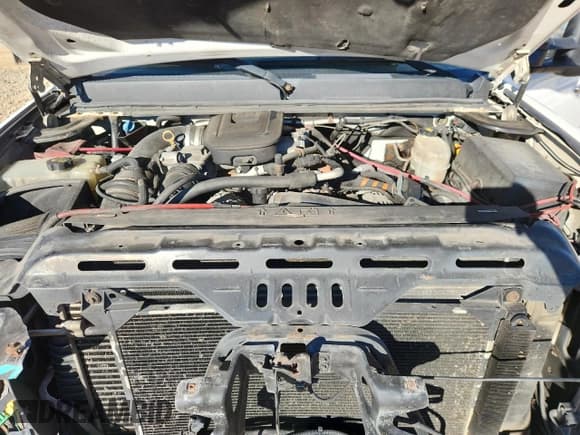 ✅ 2012 GMC Sierra 2500HD Denali • VIN: 1GT125E81CF158973 • Lot: 85135795. Wystawiony na Copart z przebiegiem 173 560 mil. Bezpłatny archiwum sprzedaży aukcyjnych z USA i szczegółowy raport historii pojazdu na DreamBid. Zdjęcie 11.