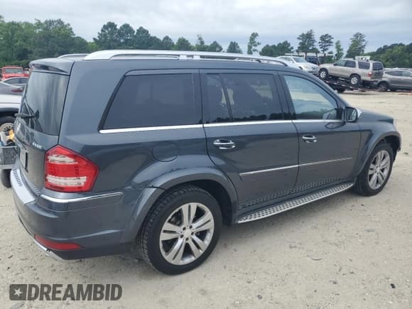 ✅ 2010 Mercedes-Benz GL 550 • VIN: 4JGBF8GE7AA564615 • Lot: 58099585. Wystawiony na Copart z przebiegiem 164 241 mil. Bezpłatny archiwum sprzedaży aukcyjnych z USA i szczegółowy raport historii pojazdu na DreamBid. Zdjęcie 3.