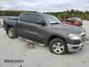 2020 Ram 1500 Tradesman z VIN 1C6RREGTXLN237345, wystawiony jako Copart lot #71566015 z przebiegiem 69 685 mil mil oraz Szkoda całkowita • Salvage title. Historia ofert i sprzedaży dostępna na DreamBid. Obrazek 4.