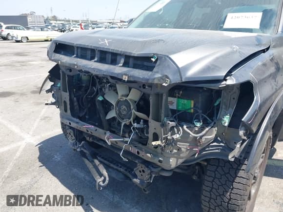 ✅ 2016 Toyota Tundra SR5 • VIN: 5TFEM5F13GX107424 • Lot: 42073037. Listed on IAAI with 88,451 mi. Free auction sales archive from the USA and detailed vehicle history report at DreamBid. Image 6.