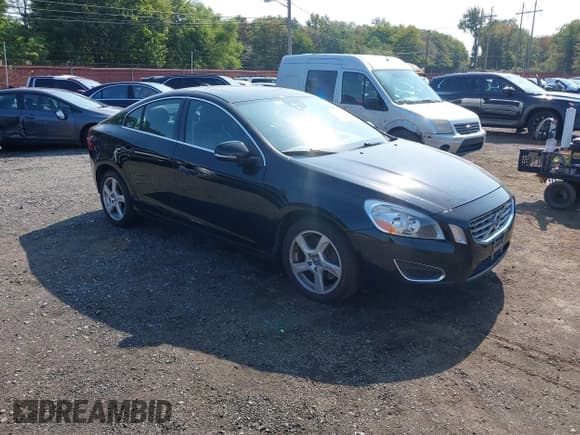 ✅ 2012 Volvo S60 T5 • VIN: YV1622FS4C2119147 • Lot: 43239923. Wystawiony na IAAI z przebiegiem 171 696 mil. Bezpłatny archiwum sprzedaży aukcyjnych z USA i szczegółowy raport historii pojazdu na DreamBid. Zdjęcie 1.