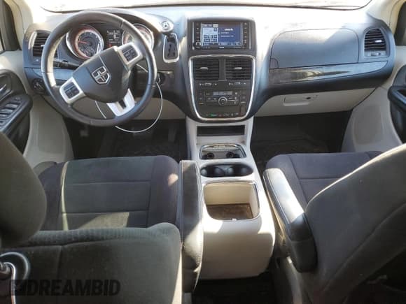 ✅ 2011 Dodge Grand Caravan Crew • VIN: 2D4RN5DG7BR751007 • Lot: 91054665. Wystawiony na Copart z przebiegiem 215 701 mil. Bezpłatny archiwum sprzedaży aukcyjnych z USA i szczegółowy raport historii pojazdu na DreamBid. Zdjęcie 8.