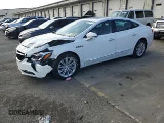 ✅ 2018 Buick LaCrosse Premium • VIN: 1G4ZR5SZ2JU125058 • Lot: 82378844. Wystawiony na Copart z przebiegiem 49 717 mil. Bezpłatny archiwum sprzedaży aukcyjnych z USA i szczegółowy raport historii pojazdu na DreamBid. Zdjęcie 1.