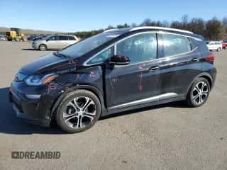 2018 Chevrolet Bolt EV Premier z VIN 1G1FX6S02J4116048, wystawiony jako Copart lot #45917454 z przebiegiem 59 857 mil mil oraz . Historia ofert i sprzedaży dostępna na DreamBid. Obrazek 1.