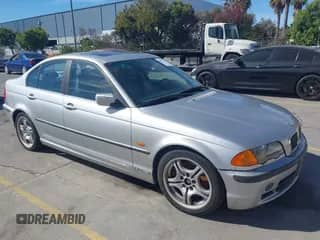 2001 BMW 3 Series 330i с VIN WBAAV53471FJ64617, выставлен на аукционе IAAI как лот 42927153 с пробегом 130 365 миль миль и . История ставок и продаж доступна на DreamBid. Изображение 1.