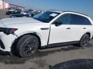 ✅ 2025 Mazda CX-70 Premium • VIN: JM3KJDHA5S1106216 • Lot: 43614817. Wystawiony na IAAI z przebiegiem 16 556 mil. Bezpłatny archiwum sprzedaży aukcyjnych z USA i szczegółowy raport historii pojazdu na DreamBid. Zdjęcie 6.