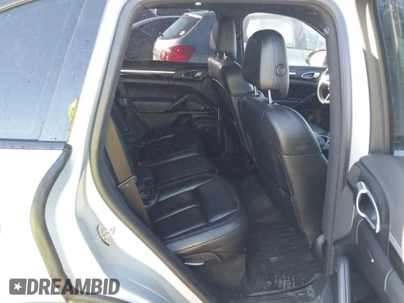 ✅ 2017 Porsche Cayenne • VIN: WP1AA2A2XHKA82752 • Лот: 43705470. Опубликован ранее на IAAI с пробегом 105 345 миль. Бесплатный доступ к архиву аукционных продаж из США и подробный отчёт об истории автомобиля на DreamBid. Изображение 8.