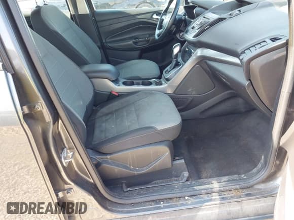 ✅ 2016 Ford C-Max SE • VIN: 1FADP5AU1GL114230 • Lot: 42985546. Wystawiony na IAAI z przebiegiem 110 336 mil. Bezpłatny archiwum sprzedaży aukcyjnych z USA i szczegółowy raport historii pojazdu na DreamBid. Zdjęcie 5.