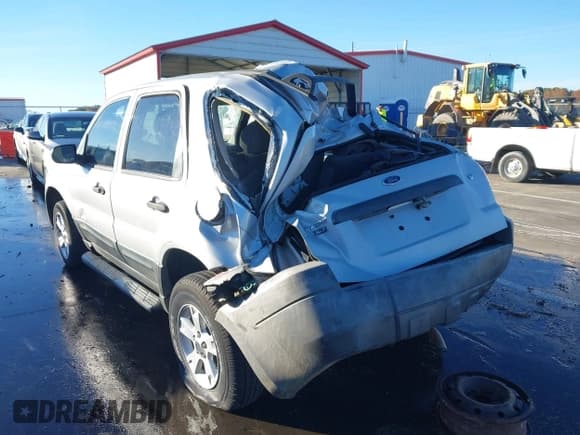 ✅ 2007 Ford Escape XLT • VIN: 1FMYU03107KB91215 • Lot: 43611822. Listed on IAAI with 221,658 mi. Free auction sales archive from the USA and detailed vehicle history report at DreamBid. Image 16.