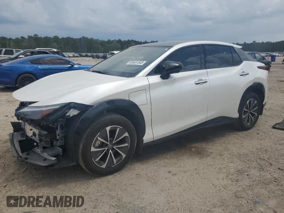 ✅ 2024 Lexus RZ 300e Premium • VIN: JTJABABB2RA006468 • Лот: 65631545. Опубликован ранее на Copart с пробегом 6 704 миль. Бесплатный доступ к архиву аукционных продаж из США и подробный отчёт об истории автомобиля на DreamBid. Изображение 1.