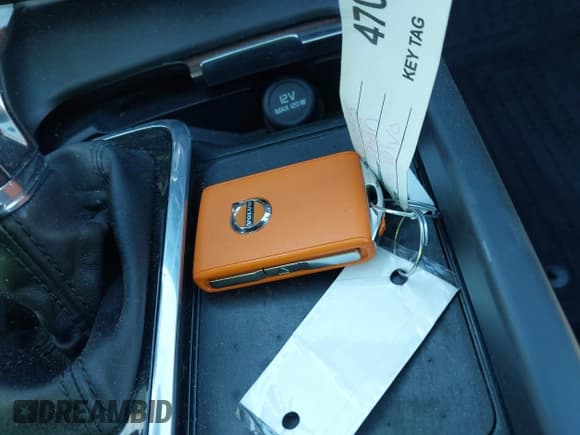 ✅ 2021 Volvo XC60 Inscription • VIN: YV4102RL6M1861466 • Lot: 43706408. Wystawiony na IAAI z przebiegiem 66 038 mil. Bezpłatny archiwum sprzedaży aukcyjnych z USA i szczegółowy raport historii pojazdu na DreamBid. Zdjęcie 11.