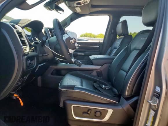 2025 Ram 1500 Laramie z VIN 1C6SRFJP4SN511835, wystawiony jako Copart lot #71278775 z przebiegiem 8 173 mil mil oraz Szkoda całkowita • Salvage title. Historia ofert i sprzedaży dostępna na DreamBid. Obrazek 7.