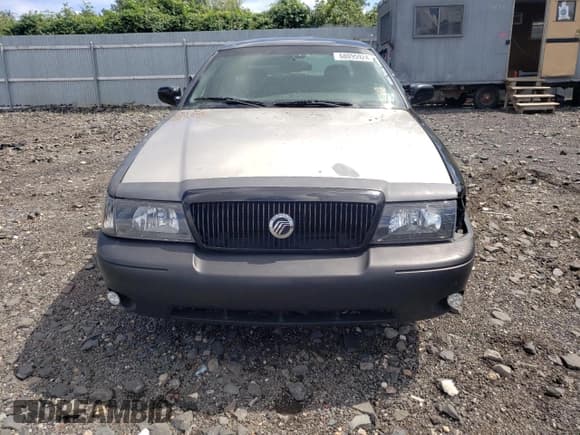✅ 2003 Mercury Marauder • VIN: 2MEHM75V13X612409 • Lot: 68095924. Wystawiony na Copart z przebiegiem 131 353 mil. Bezpłatny archiwum sprzedaży aukcyjnych z USA i szczegółowy raport historii pojazdu na DreamBid. Zdjęcie 5.