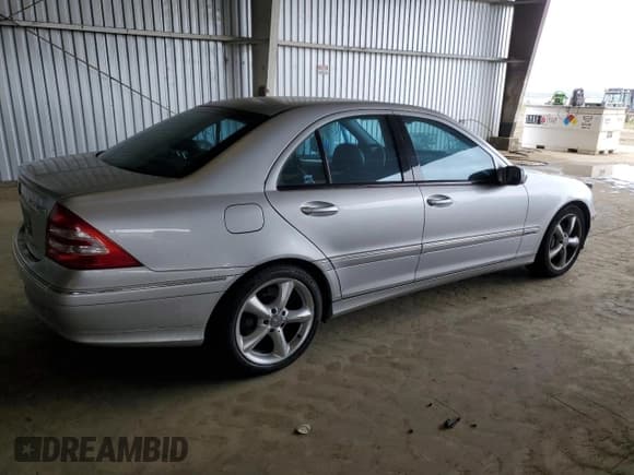 ✅ 2004 Mercedes-Benz C 230 Kompressor • VIN: WDBRF40J94F504439 • Lot: 54276245. Wystawiony na Copart z przebiegiem 83 453 mil. Bezpłatny archiwum sprzedaży aukcyjnych z USA i szczegółowy raport historii pojazdu na DreamBid. Zdjęcie 3.