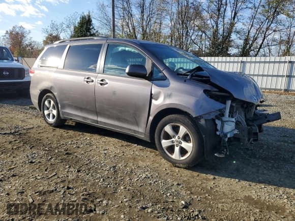 ✅ 2011 Toyota Sienna LE • VIN: 5TDKK3DC8BS012048 • Lot: 90010035. Wystawiony na Copart z przebiegiem Nie podano. Bezpłatny archiwum sprzedaży aukcyjnych z USA i szczegółowy raport historii pojazdu na DreamBid. Zdjęcie 4.