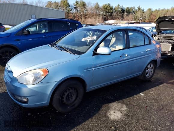 2010 Hyundai Accent GLS z VIN KMHCN4AC5AU469525, wystawiony jako Copart lot #84854934 z przebiegiem 237 334 mil mil oraz Szkoda całkowita • Salvage title. Historia ofert i sprzedaży dostępna na DreamBid. Obrazek 1.