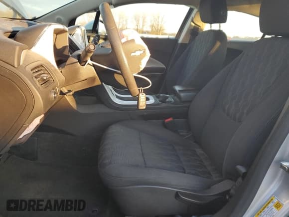 ✅ 2013 Chevrolet Volt • VIN: 1G1RA6E42DU107898 • Lot: 82893504. Wystawiony na Copart z przebiegiem Nie podano. Bezpłatny archiwum sprzedaży aukcyjnych z USA i szczegółowy raport historii pojazdu na DreamBid. Zdjęcie 7.