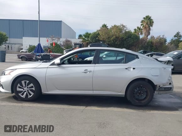 ✅ 2020 Nissan Altima S • VIN: 1N4BL4BV0LC274999 • Lot: 43651417. Wystawiony na IAAI z przebiegiem 89 516 mil. Bezpłatny archiwum sprzedaży aukcyjnych z USA i szczegółowy raport historii pojazdu na DreamBid. Zdjęcie 14.