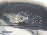 ✅ 1999 Mercedes-Benz E 320 • VIN: WDBJF70H7XA882580 • Lot: 43771803. Wystawiony na IAAI z przebiegiem 123 345 mil. Bezpłatny archiwum sprzedaży aukcyjnych z USA i szczegółowy raport historii pojazdu na DreamBid. Zdjęcie 7.