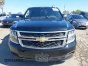 ✅ 2020 Chevrolet Suburban LT • VIN: 1GNSCHKC8LR117497 • Lot: 43092124. Wystawiony na IAAI z przebiegiem 59 482 mil. Bezpłatny archiwum sprzedaży aukcyjnych z USA i szczegółowy raport historii pojazdu na DreamBid. Zdjęcie 12.