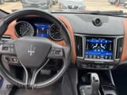 ✅ 2020 Maserati Levante • VIN: ZN661XUA7LX351405 • Lot: 88963705. Wystawiony na Copart z przebiegiem 16 571 mil. Bezpłatny archiwum sprzedaży aukcyjnych z USA i szczegółowy raport historii pojazdu na DreamBid. Zdjęcie 9.