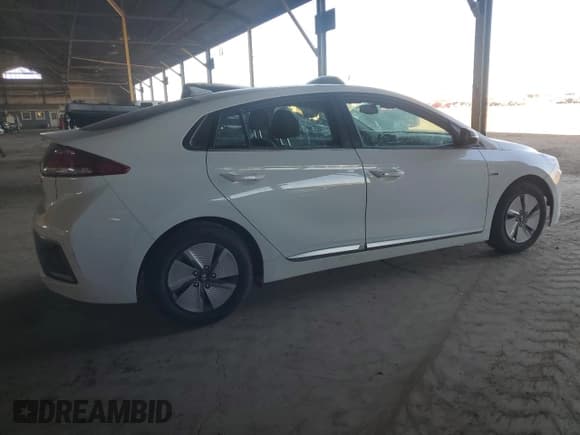 ✅ 2020 Hyundai Ioniq SE • VIN: KMHC75LC4LU239975 • Lot: 82576185. Listed on Copart with 106,836 mi. Free auction sales archive from the USA and detailed vehicle history report at DreamBid. Image 3.