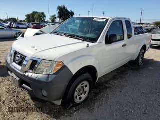 2015 Nissan Frontier S z VIN 1N6BD0CT3FN764274, wystawiony jako Copart lot #82074485 z przebiegiem 122 326 mil mil oraz Czysty tytuł • Clean title. Historia ofert i sprzedaży dostępna na DreamBid. Obrazek 1.