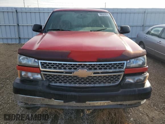 ✅ 2005 Chevrolet Silverado 2500HD LS • VIN: 1GCHK29U75E314382 • Lot: 90525575. Wystawiony na Copart z przebiegiem 97 526 mil. Bezpłatny archiwum sprzedaży aukcyjnych z USA i szczegółowy raport historii pojazdu na DreamBid. Zdjęcie 5.