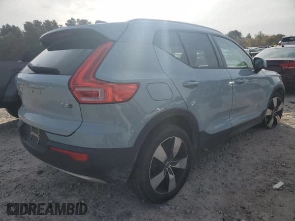 ✅ 2019 Volvo XC40 Momentum • VIN: YV4162XZ1K2009510 • Lot: 84588205. Listed on Copart with 68,853 mi. Free auction sales archive from the USA and detailed vehicle history report at DreamBid. Image 3.